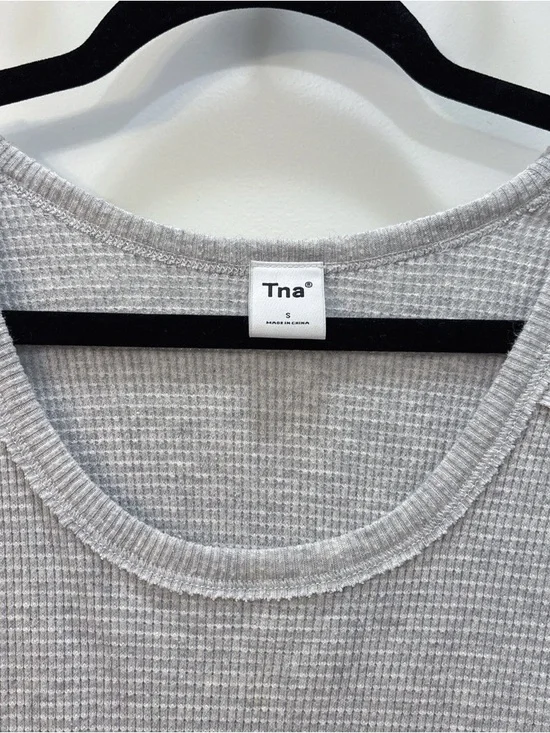 TNA Aritzia Waffle Knit Long Sleeve Top Grey Size S - Picture 3 of 8